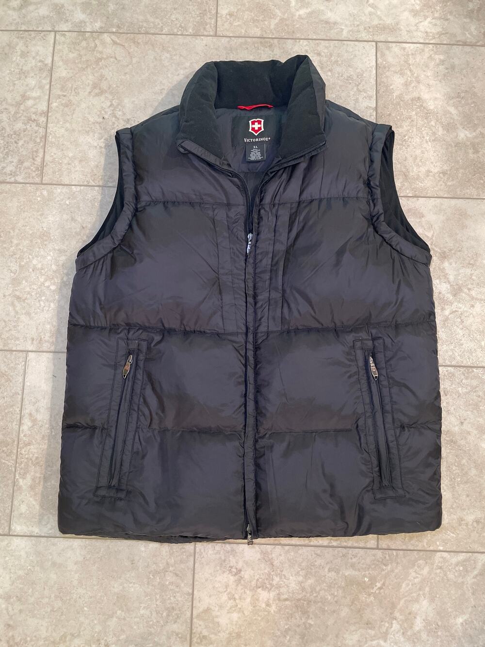 Victorinox Men's Black Min. 90% Goose Down Vest Sz XL Gorpcore Layering Winter